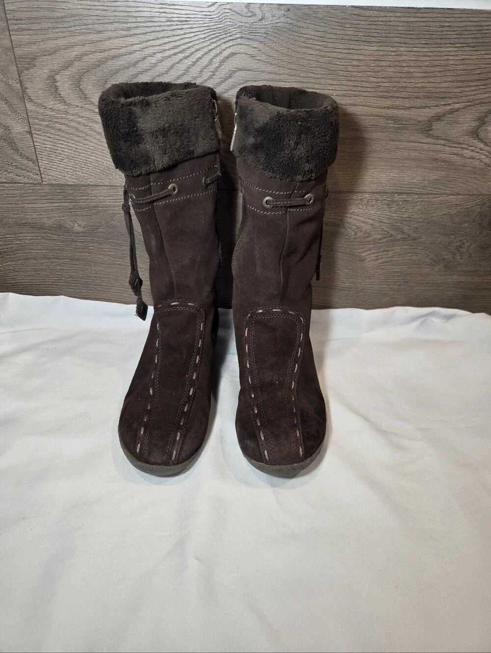 Khombu Allana Winter Boots Size 8M